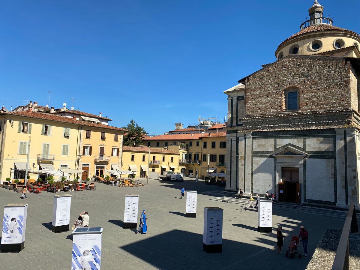 Change ExhibIT in piazza Santa Maria delle Carceri